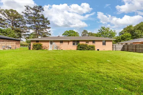 Exterior - 2205 Pine Tree Rd, Longview, TX 75604 photo 7 of 7
