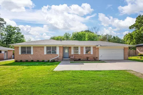 2205 Pine Tree Rd, Longview, TX 75604