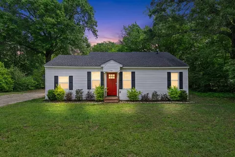 1021 N Montgomery St, Gilmer, TX 75644