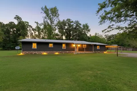 7056 Arrowwood Rd, Gilmer, TX 75644