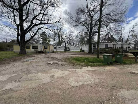 988 N 2nd St, Timpson, TX 75975