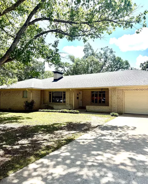 212 Hailey Dr, Longview, TX 75602