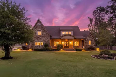 100 Alexis Dr, Longview, TX 75605