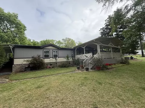 3722 Holly Rd, Gilmer, TX 75644