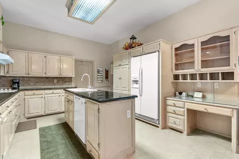 Kitchen - 3221 Lopez Ct, Longview, TX 75605 photo 1 of 4