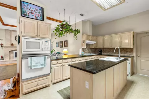 Kitchen - 3221 Lopez Ct, Longview, TX 75605 photo 3 of 4
