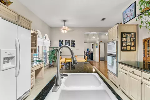 Kitchen - 3221 Lopez Ct, Longview, TX 75605 photo 4 of 4