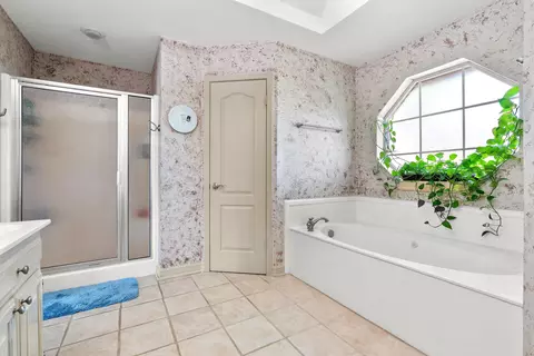 Bath - 3221 Lopez Ct, Longview, TX 75605 photo 1 of 4