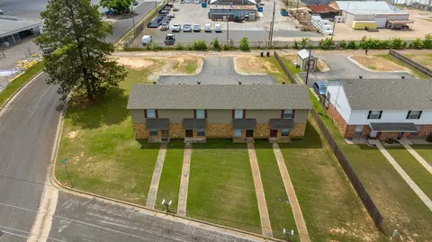 1230-1256 Meadowview Dr, Longview, TX 75604