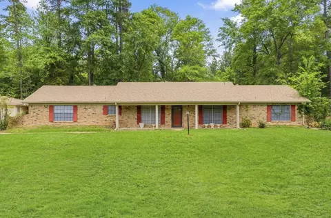 1214 W George Richey, Gladewater, TX 75647