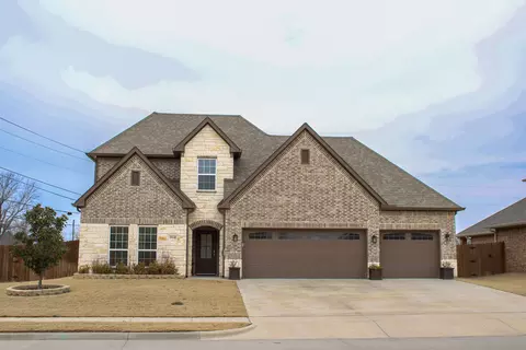 510 Ellis Place Dr, Greenville, TX 75402