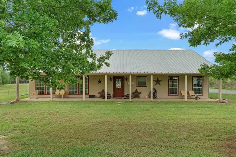 8550 New Hope Rd, Gilmer, TX 75645