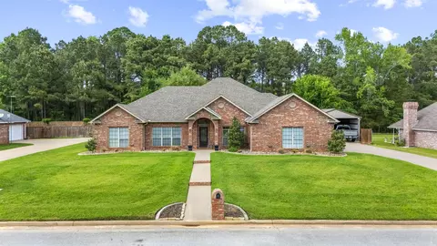 229 Stonebridge Ct, Gilmer, TX 75645