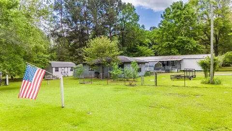 822 E Shreveport Camden Rd, Waskom, TX 75692
