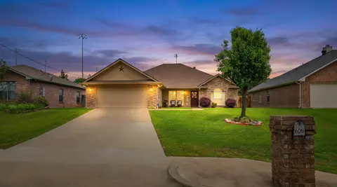 606 Fenton Rd, Longview, TX 75604