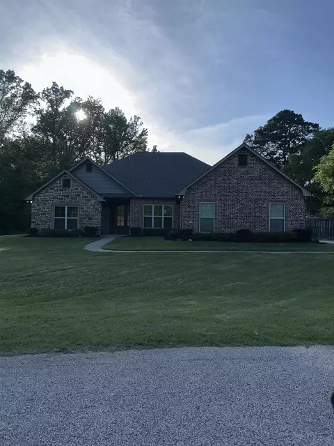 110 Hidden Creek Ln, Longview, TX 75602