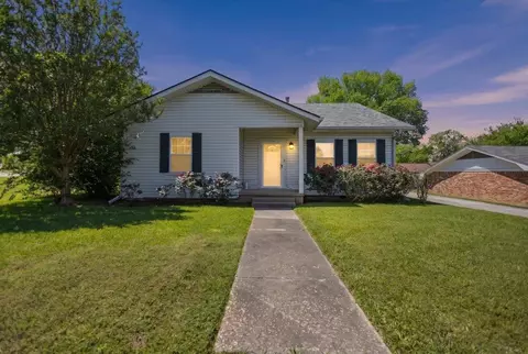 1001 S Georgia St, Troup, TX 75789
