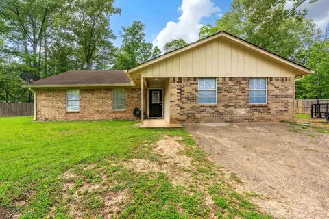310 Pine Cir, Hallsville, TX 75650