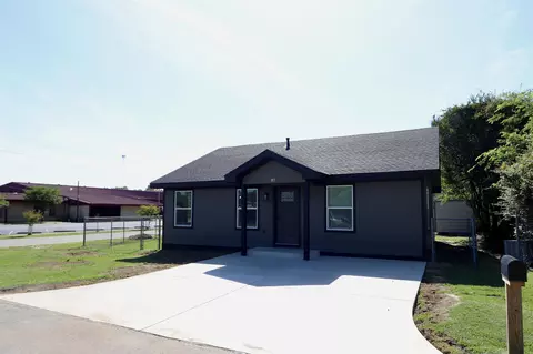 187 S Jernigan St, Waskom, TX 75692