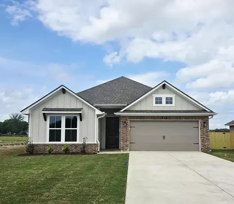 1519 Grace Acres Ln, Longview, TX 75605