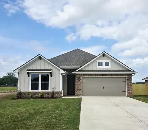 1519 Grace Acres Ln, Longview, TX 75605
