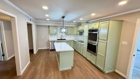 Kitchen - 2013 E Warwick Cir, Longview, TX 75601 photo 5 of 5
