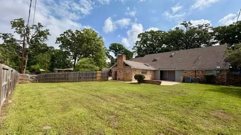 Exterior - 2013 E Warwick Cir, Longview, TX 75601 photo 4 of 5