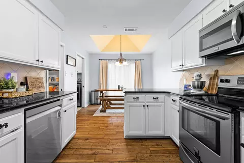 Kitchen - 211 Millstone, Longview, TX 75604 photo 1 of 3