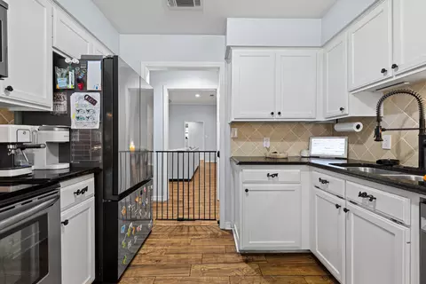 Kitchen - 211 Millstone, Longview, TX 75604 photo 3 of 3