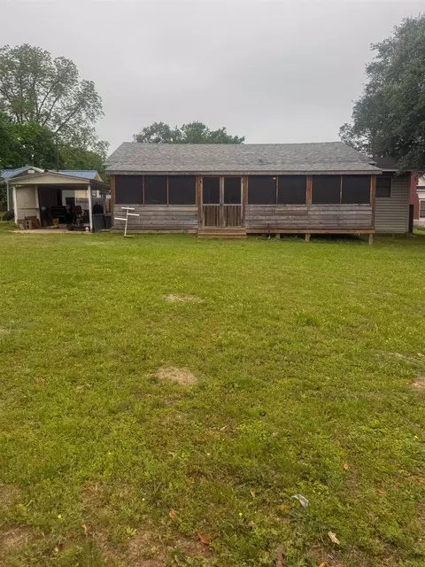 514 W Kaufman St, Gilmer, TX 75644