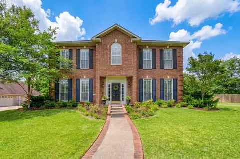 113 Oak Isle Dr, Longview, TX 75605