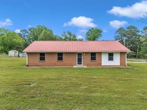 600 N Lake St, Waskom, TX 75692