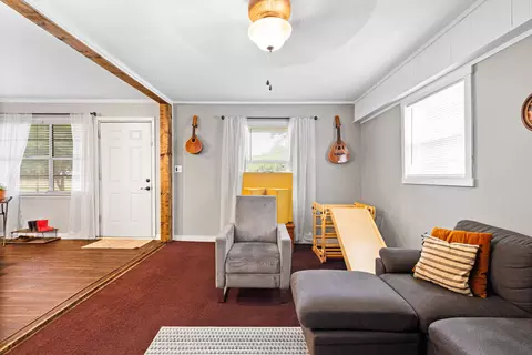 Living - 400 Conroe St, Longview, TX 75604 photo 2 of 2