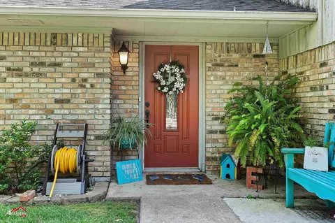 905 Moonbeam Ave, Center, TX 75935