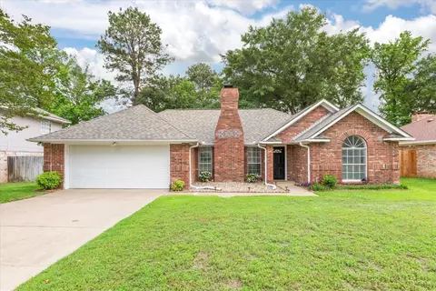1132 Kensington Ct, Longview, TX 75605