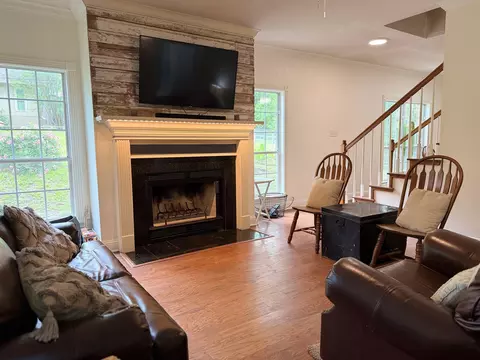 Living - 235 L Lee, Longview, TX 75605 photo 1 of 2