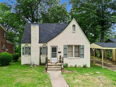 1302 Washington Pl E, Marshall, TX 75670