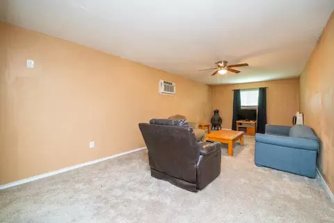 Living - 809 Herbert, Marshall, TX 75670 photo 8 of 8
