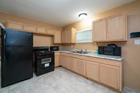 Kitchen - 809 Herbert, Marshall, TX 75670 photo 1 of 1