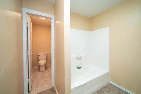 Bath - 809 Herbert, Marshall, TX 75670 photo 3 of 3