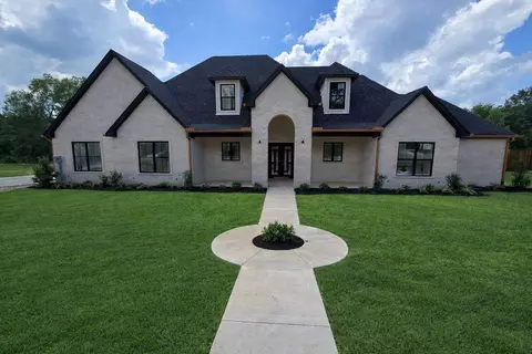 150 Waterfowl Ln, Longview, TX 75602