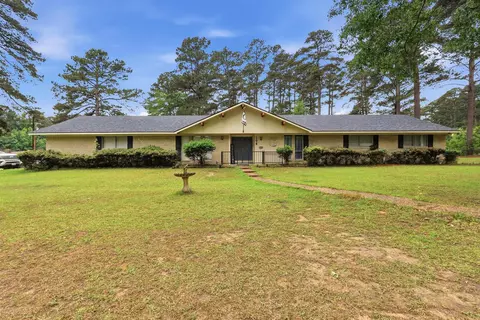 106 Dogwood Ln, Marshall, TX 75672