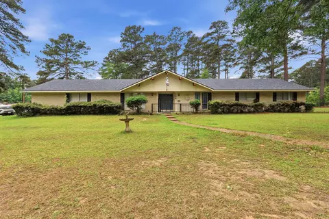 106 Dogwood Ln, Marshall, TX 75672