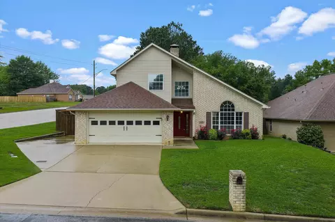 3301 Crossroads Dr, Longview, TX 75605