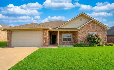 Exterior - 114 Brookway Ln, Longview, TX 75605 photo 3 of 5