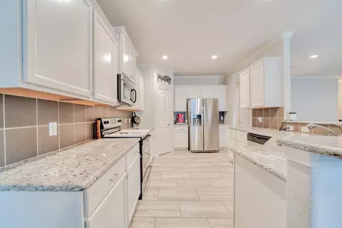 Kitchen - 114 Brookway Ln, Longview, TX 75605 photo 3 of 6