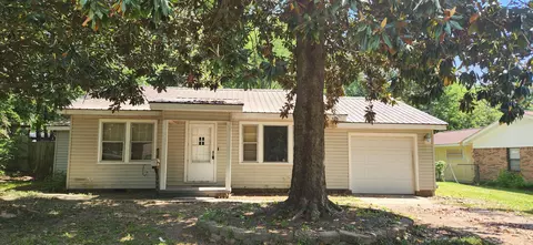 1908 Lee St, Longview, TX 75604 photo 1