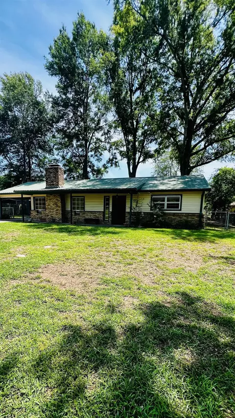 514 Woodland Dr, Jefferson, TX 75657