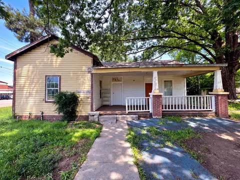 218 W Ash, Carthage, TX 75633