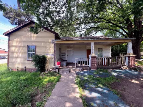 218 W Ash, Carthage, TX 75633